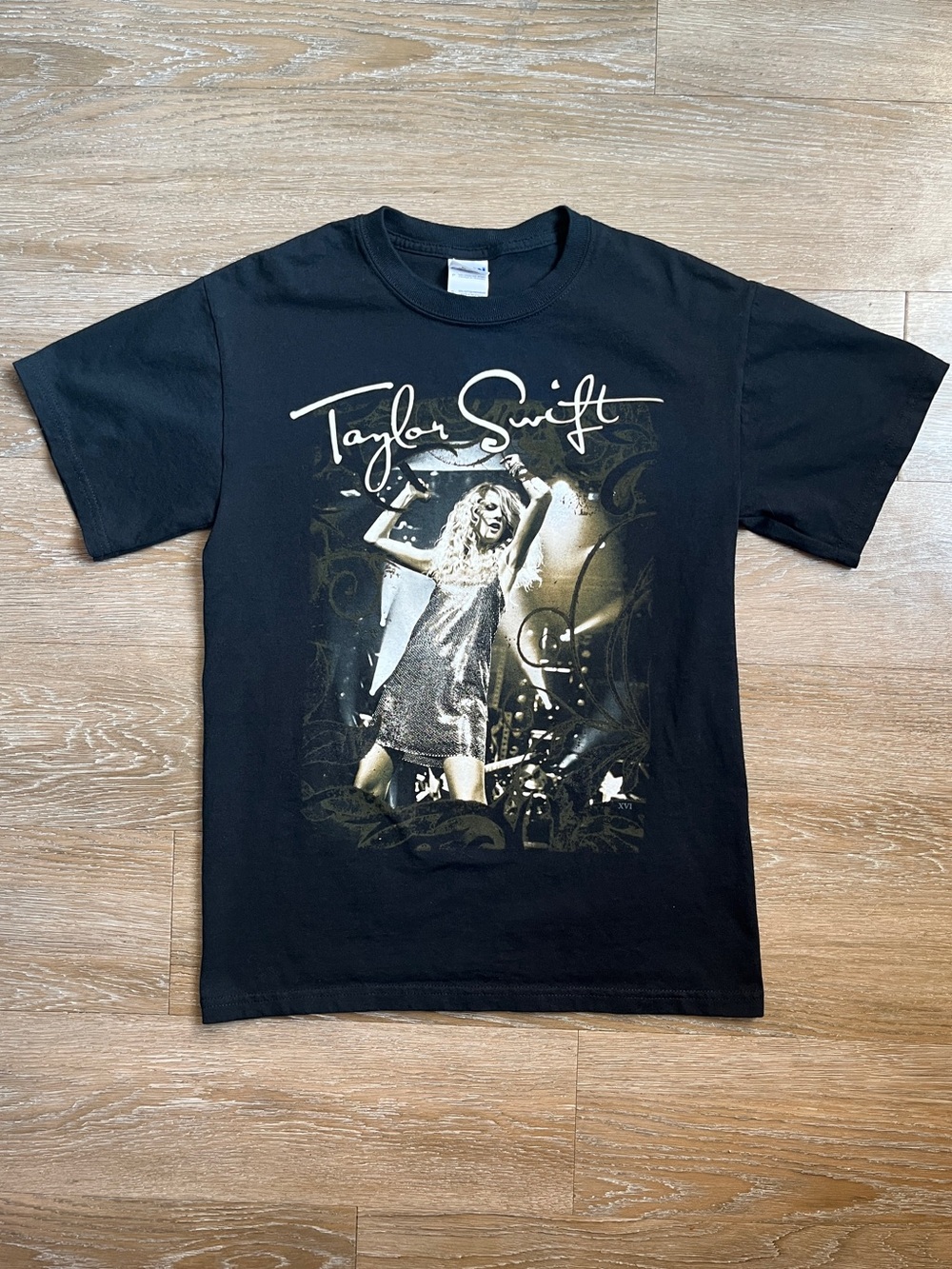 Vintage 2009 Taylor Swift Fearless Tour Tee 🖤
